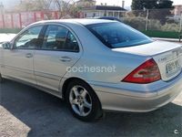 Usado Mercedes C220 Avantgarde 143 HP (105 kW) 2001 Cinzento Sedan