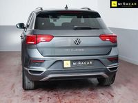 Usado VW T-Roc Advance 150 CV (110 kW) 2021 Gris / plata SUV