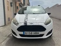 Usado Ford Fiesta Trend 75 CV (55 kW) 2013 Blanco Berlina