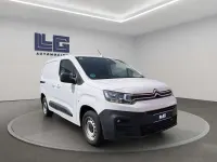 Usado Citroën Berlingo Feel 102 CV (75 kW) 2022 Blanco Monovolumen
