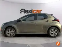 Usado Toyota Yaris Active 116 CV (85 kW) 2025 Marrón Utilitario