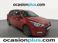 Usado Hyundai i20 84 CV (61 kW) 2017 Rojo Utilitario
