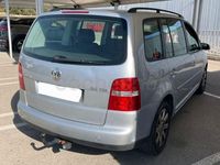 Usado VW Touran Highline 140 CV (102 kW) 2005 Gris / plata Monovolumen