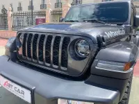 Usado Jeep Wrangler Sahara 381 CV (280 kW) 2022 Gris / plata SUV