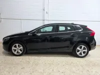 Usado Volvo V40 Momentum 120 CV (88 kW) 2015 Negro Utilitario