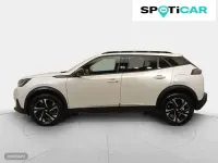 Usado Peugeot 2008 Allure 131 CV (96 kW) 2022 Plateado SUV