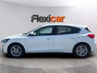 Usado Ford Focus Trend 95 CV (69 kW) 2019 Blanco Berlina