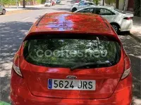 Usado Ford Fiesta Trend 82 CV (60 kW) 2016 Rojo Utilitario