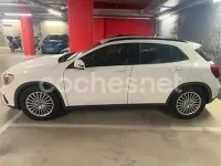 Usado Mercedes GLA180 122 CV (89 kW) 2019 Blanco SUV