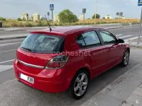 Usado Opel Astra Sport 120 CV (88 kW) 2007 Rojo Berlina