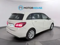 Usado Mercedes B180 Urban 109 CV (80 kW) 2016 Blanco Utilitario