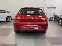 Usado Seat Leon Style 110 CV (80 kW) 2018 Granate Berlina