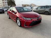 Usado Toyota Corolla Active 122 CV (89 kW) 2020 Granate Berlina