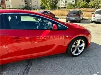 Usado Opel Astra GTC Sportive 130 CV (95 kW) 2013 Rojo Berlina