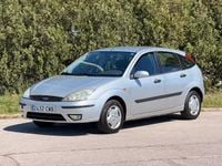 Begagnad Ford Focus Trend 101 HK (74 kW) 2003 Grå Sedan