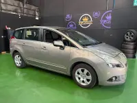 Usado Peugeot 5008 Premium 150 CV (110 kW) 2010 Beige Monovolumen