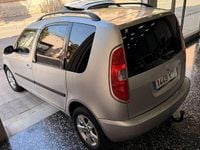 Usado Skoda Roomster Style 105 CV (77 kW) 2007 Gris Monovolumen