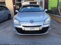 Usado Renault Mégane Dynamique 110 CV (80 kW) 2010 Gris / plata Berlina