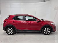 Usado Kia Stonic 120 CV (88 kW) 2022 Rojo SUV