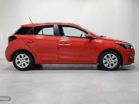 Usado Hyundai i20 75 CV (55 kW) 2018 Rojo