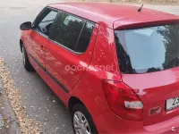 Usado Skoda Fabia 60 CV (44 kW) 2009 Rojo Berlina