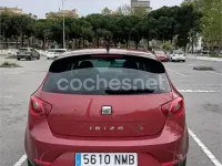 Usado Seat Ibiza Reference 75 CV (55 kW) 2012 Rojo Berlina