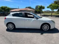 Usado Alfa Romeo Giulietta Distinctive 105 CV (77 kW) 2011 Blanco Utilitario