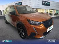 Usado Peugeot 2008 Allure 100 CV (73 kW) 2022 Naranja SUV