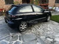 Usado Seat Ibiza Sport 100 CV (73 kW) 2005 Negro Utilitario