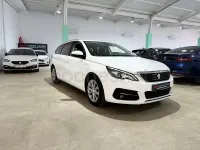 Usado Peugeot 308 Active 100 CV (73 kW) 2020 Blanco Familiar
