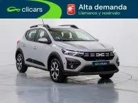 Usado Dacia Sandero Expression 101 CV (74 kW) 2023 Gris Utilitario