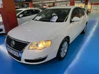 Usado VW Passat Advance 115 CV (84 kW) 2006 Blanco Berlina