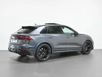 Usado Audi Q8 Advanced 600 CV (441 kW) 2024 Gris / plata SUV