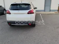 Usado Peugeot 2008 Allure 120 CV (88 kW) 2018 Blanco SUV