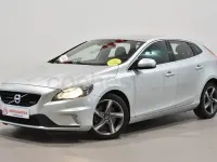 Usado Volvo V40 R-Design Momentum 150 CV (110 kW) 2014 Gris / plata Berlina