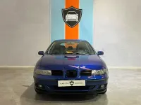 Usado Seat Leon Sport 125 CV (91 kW) 2001 Azul Utilitario