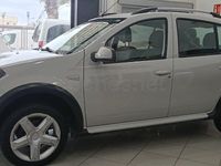 Usado Dacia Sandero Ambiance 75 CV (55 kW) 2012 Gris / plata Berlina