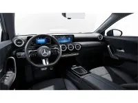 Nuevo Mercedes A250 218 CV (160 kW) 2025 Negro cosmos Berlina