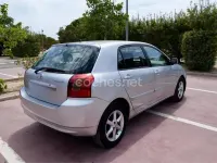Usado Toyota Corolla Sol 110 CV (80 kW) 2003 Gris / plata Berlina