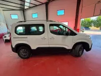 Usado Peugeot Rifter Allure 100 CV (73 kW) 2022 Blanco Monovolumen