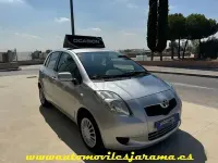 Usado Toyota Yaris Luna 87 CV (63 kW) 2006 Gris / plata Berlina