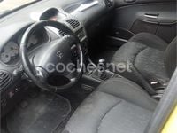 Usado Peugeot 206 110 CV (80 kW) 2004 Verde Familiar