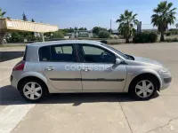 Usado Renault Mégane Authentique 80 CV (58 kW) 2004 Gris / plata Berlina