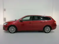 Usado Peugeot 308 SW Allure 131 CV (96 kW) 2021 Granate Familiar