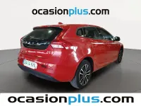 Usado Volvo V40 Momentum 122 CV (89 kW) 2018 Rojo Utilitario