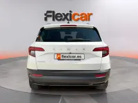 Usado Skoda Karoq Ambition 110 CV (80 kW) 2021 Blanco SUV
