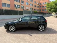 Usado Alfa Romeo 147 Distinctive 105 CV (77 kW) 2010 Negro Utilitario