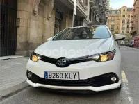 Usado Toyota Auris Hybrid Edition 136 CV (100 kW) 2018 Blanco Berlina