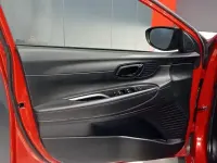 Usado Hyundai i20 78 CV (57 kW) 2025 Rojo Utilitario