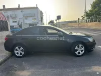 Usado Chevrolet Cruze LS 125 CV (91 kW) 2010 Negro Berlina
